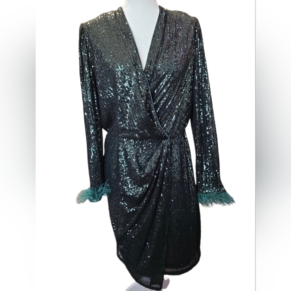 Nicole Miller Emerald Green Long Sleeve Sequin Dress. Size 14 - Picture 3 of 9